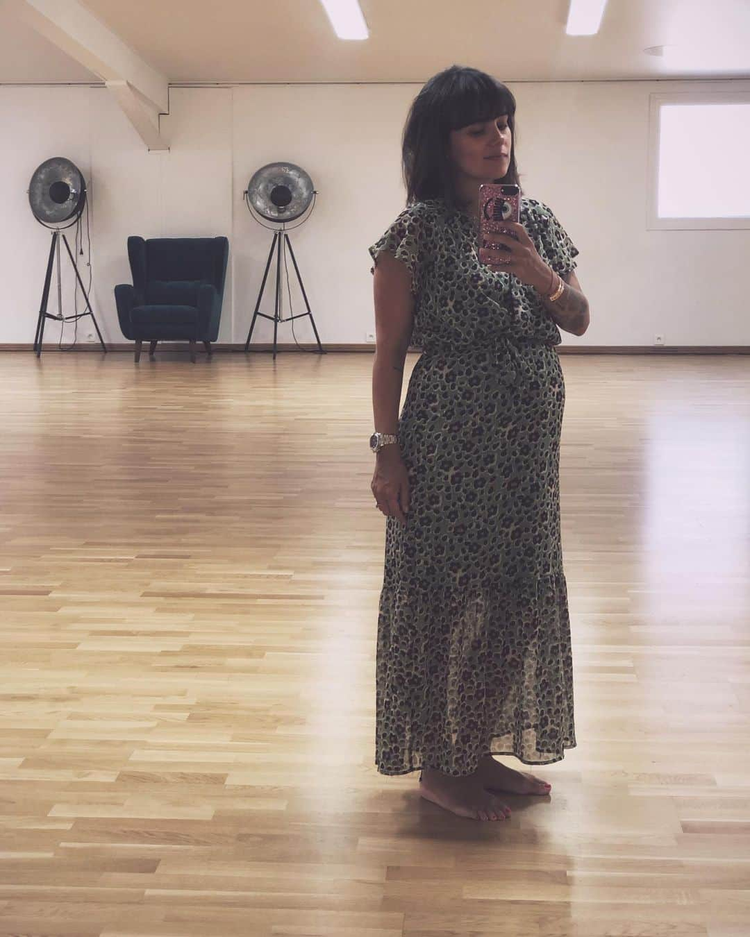 アリゼさんのインスタグラム写真 - (アリゼInstagram)「On prépare la rentrée des classes ( de danse ) 👩🏻‍🏫💃🏻. . . #studiodedanselyonnetajaccio #teamAG」8月26日 22時46分 - alizeeofficiel