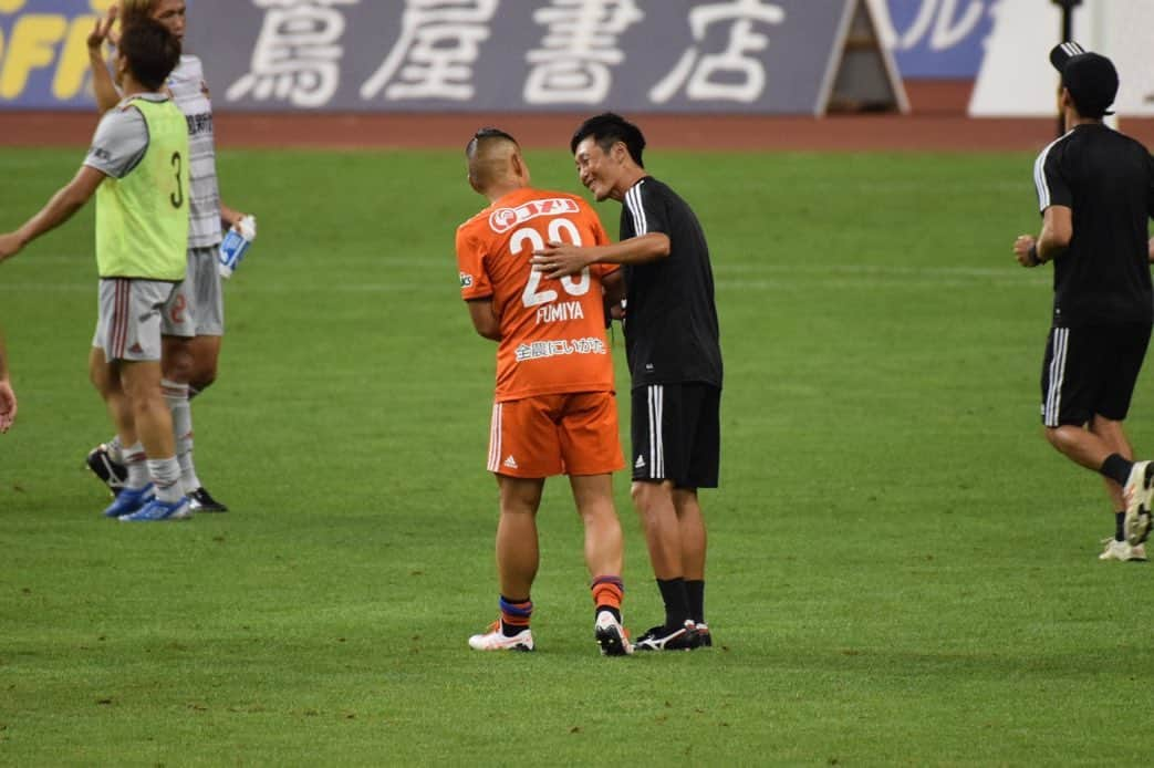 早川史哉さんのインスタグラム写真 - (早川史哉Instagram)「色んな人に支えられている。 感謝。 サッカーっていいな。 人っていいな。」8月26日 22時44分 - fumizo_official