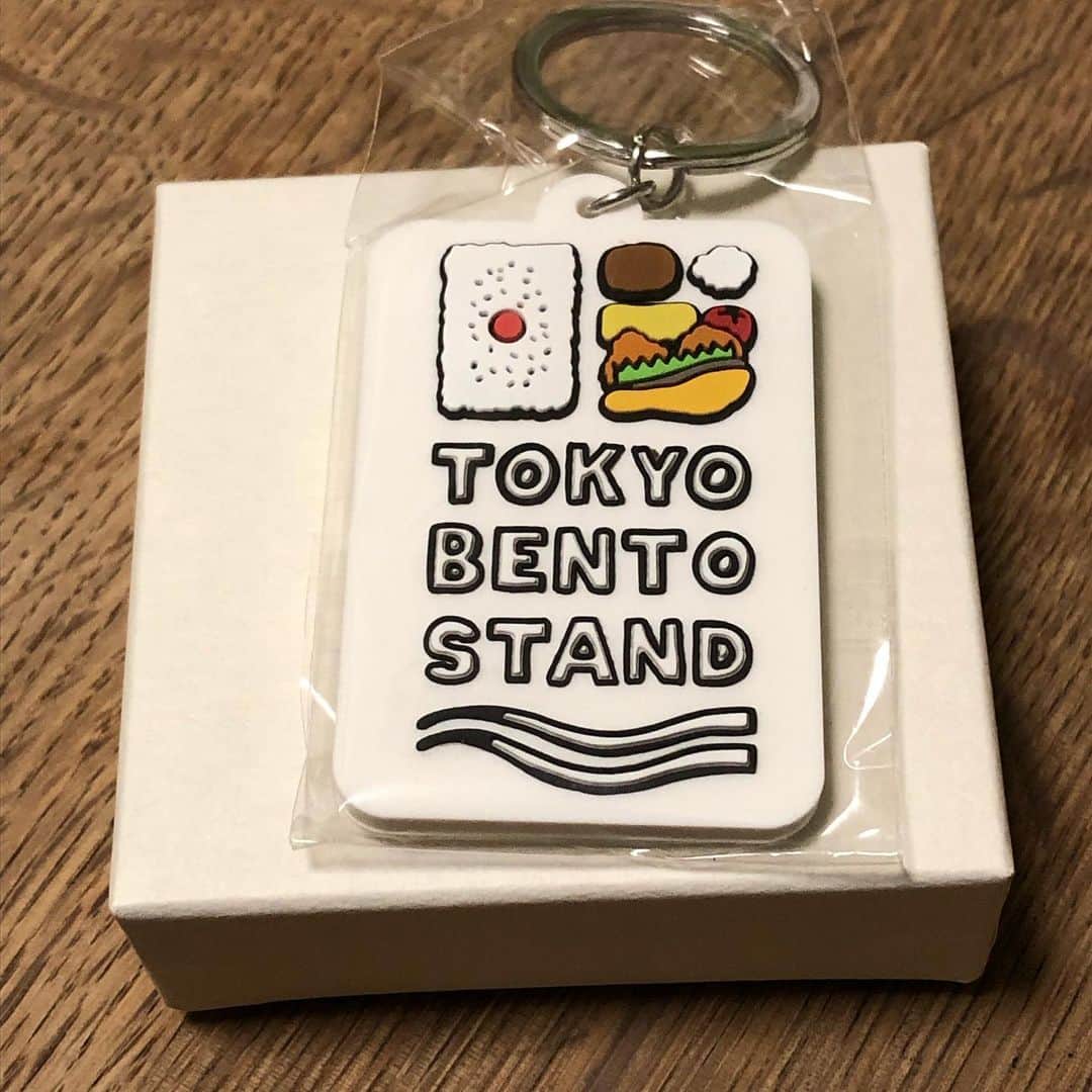亘健太郎さんのインスタグラム写真 - (亘健太郎Instagram)「代官山にオープンする「TOKYO BENTO STAND」さんのレセプションパーティーに行って来ました‼︎こんなにもお洒落なお弁当屋さんは見たことがありませんでした‼︎近代弁当屋さんだな。  #tokyobentostand #アメカジボーイズ  #amecajiboys  #アメカジ  #アメカジ散策」8月26日 22時51分 - watarikentaro