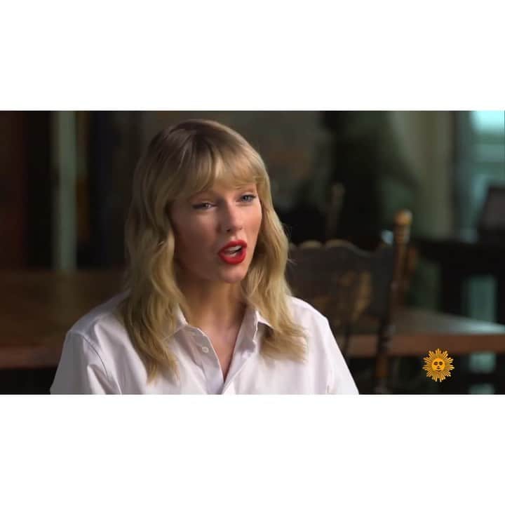 カーラ・デルヴィーニュのインスタグラム：「I’m so proud of my friend @taylorswift and her new album LOVER - the first one that she owns herself. I feel so lucky to have a friend like her who continues to be true to what she believe in. Stream #LOVER now! 🌟」