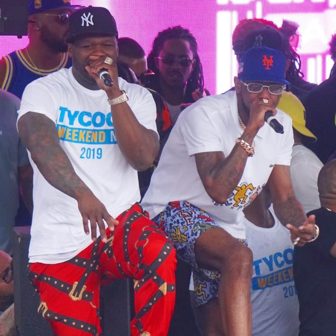 ファボラスのインスタグラム：「TYCOON POOL PARTY 💦 🔫 @50cent  #BarCode #TycoonWeekendNYC」