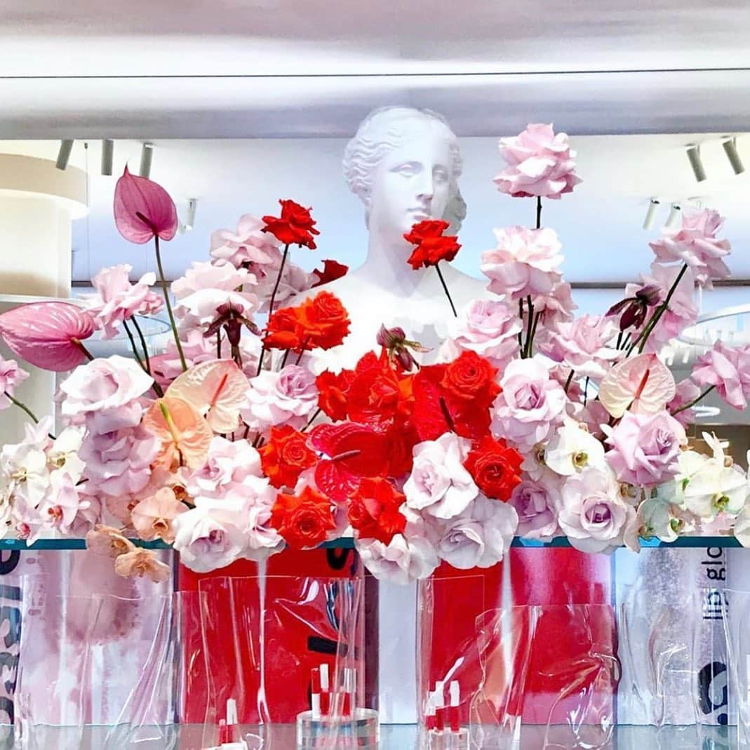 Glossierさんのインスタグラム写真 - (GlossierInstagram)「🌹🌹🌹 📷 @yallilovethis」8月26日 23時00分 - glossier