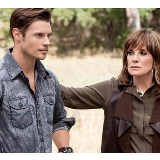 ジョッシュ・ヘンダーソンのインスタグラム：「Oh @lindagray_ how I love you... what a blessing it was to get to work with one of my favorite people on the planet. My momma !! ☺️🥰」