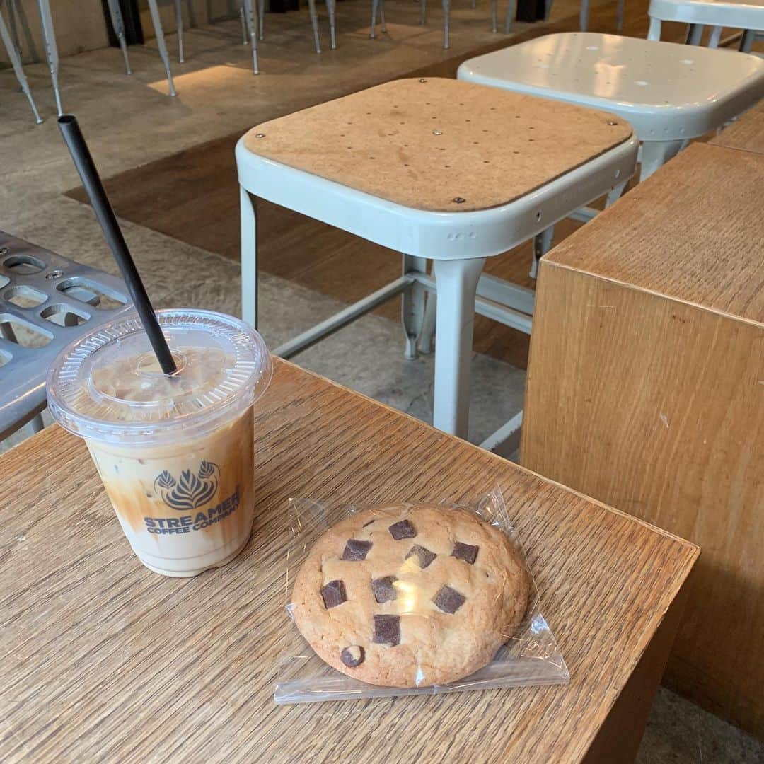 のインスタグラム：「* * 仕事前に午前中充実した日 🍃 . ラテが飲めるようになってから 行ける場所が増えて楽しい〜 . . #stremercoffeecompany」