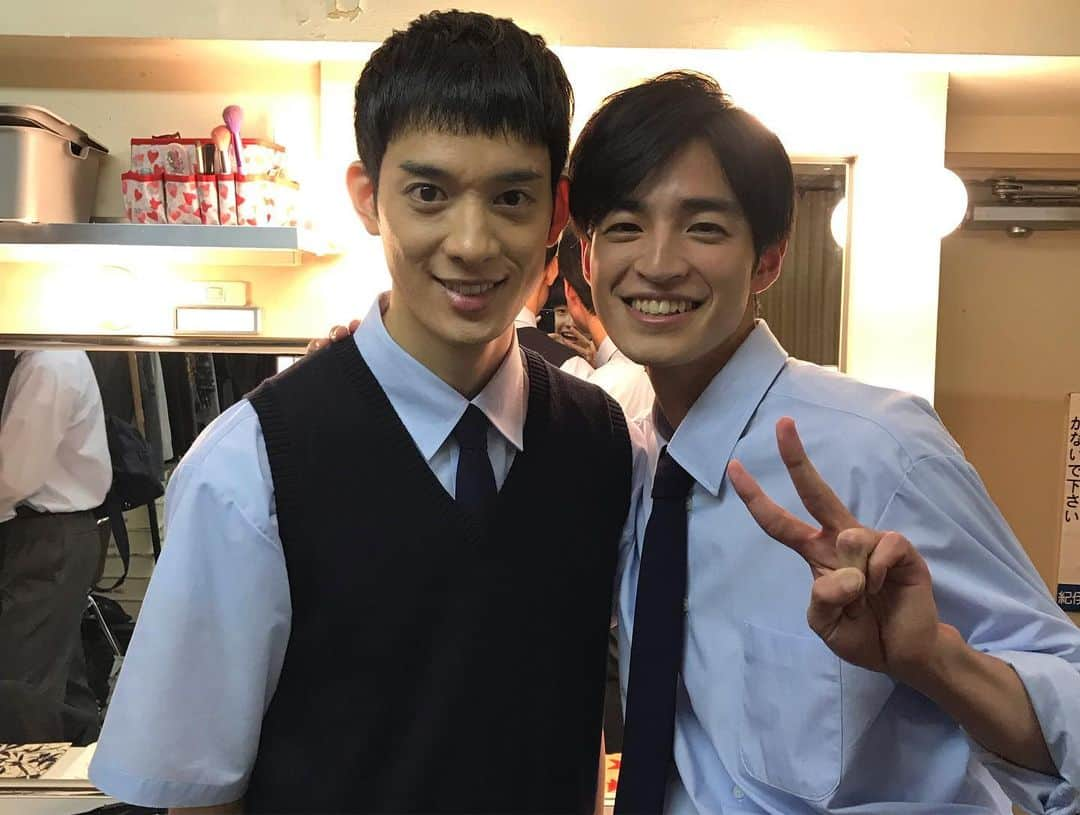 狩野健斗さんのインスタグラム写真 - (狩野健斗Instagram)「#転校生2019 男子校版全日程終了致しました。 お越し下さった皆様、支えて下さったスタッフの皆様本当にありがとうございました。 一生忘れられない夏になりました。 最高のクラスメイトです。」8月26日 23時34分 - kento_kanou