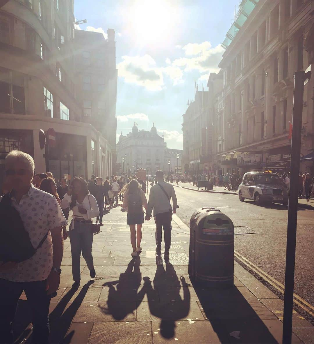 長谷川京子さんのインスタグラム写真 - (長谷川京子Instagram)「#london#street#couple#love」8月26日 23時41分 - kyoko.hasegawa.722