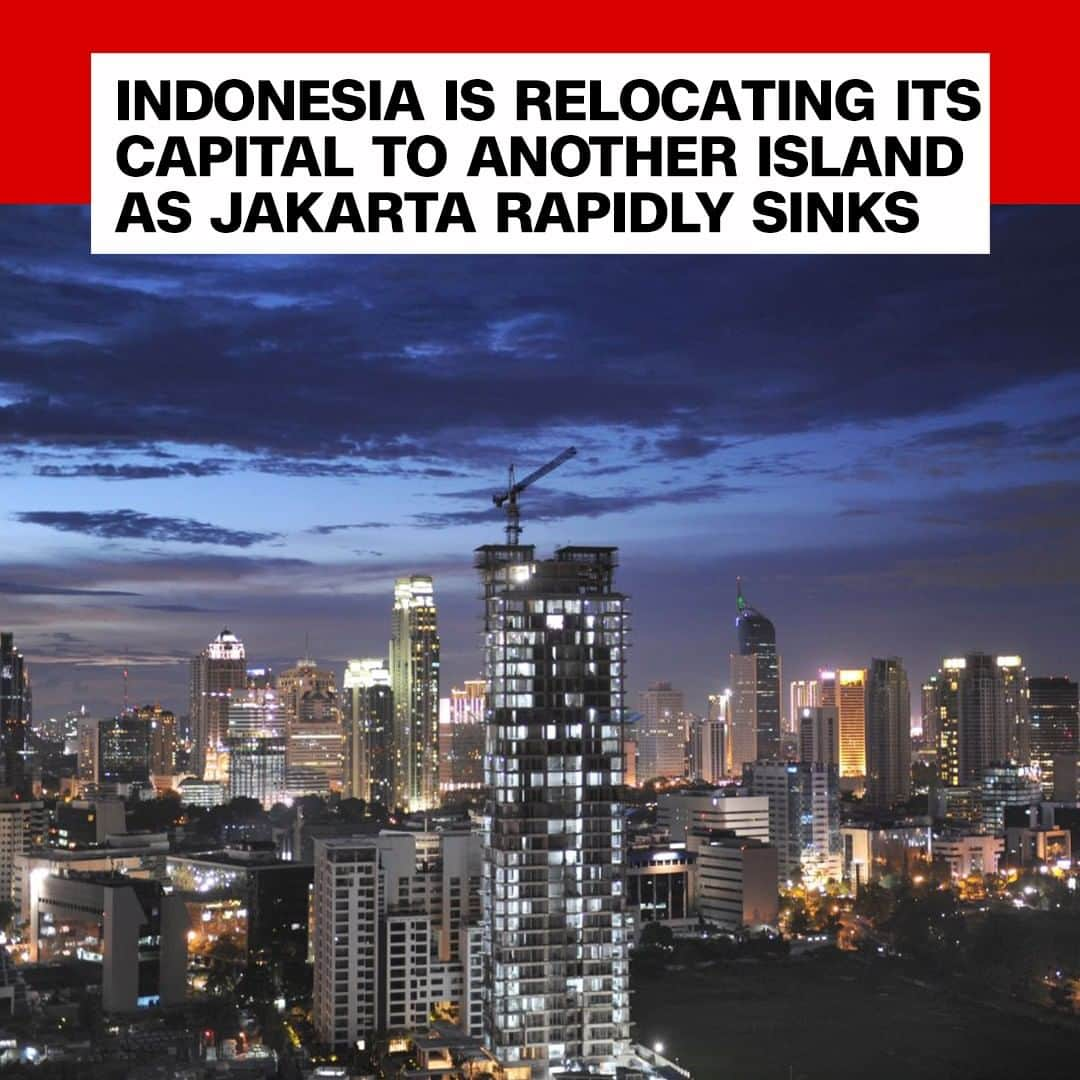 CNNさんのインスタグラム写真 - (CNNInstagram)「Follow ➡️ @CNNclimate ➡️ Indonesia’s overpopulated capital is one of the fastest-sinking cities on Earth, and on Monday the government announced it would uproot and establish a new home hundreds of miles away on the island of Borneo. The proposed new location is a far cry from Jakarta, the swampy, crowded powerhouse that has served as the nation’s financial and political heart since 1949. "The burden Jakarta is holding right now is too heavy as the center of governance, business, finance, trade and services,” President Joko Widodo said Monday, according to AFP. Officials have said the capital’s relocation could take around 10 years. (📸: Romeo Gacad/AFP/Getty Images)」8月27日 5時26分 - cnn