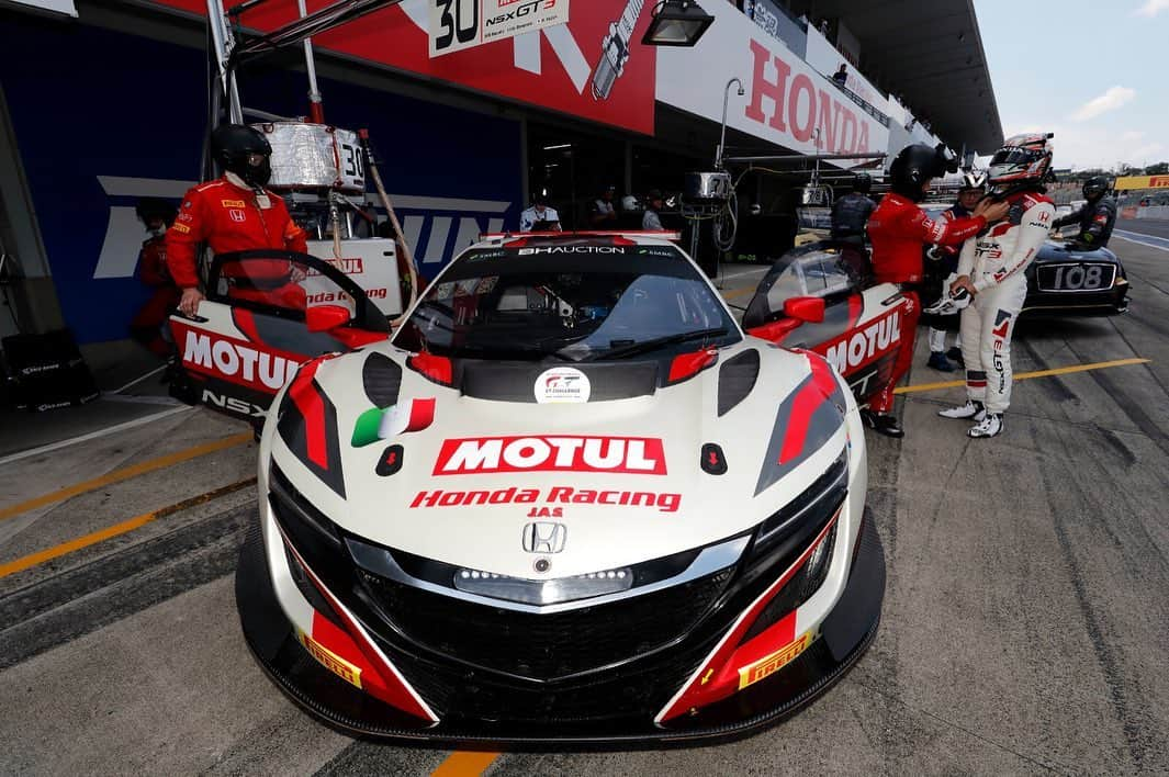 武藤英紀のインスタグラム：「#10hsuzuka #honda #nsx  #nsxgt3 #evo  #2019夏」