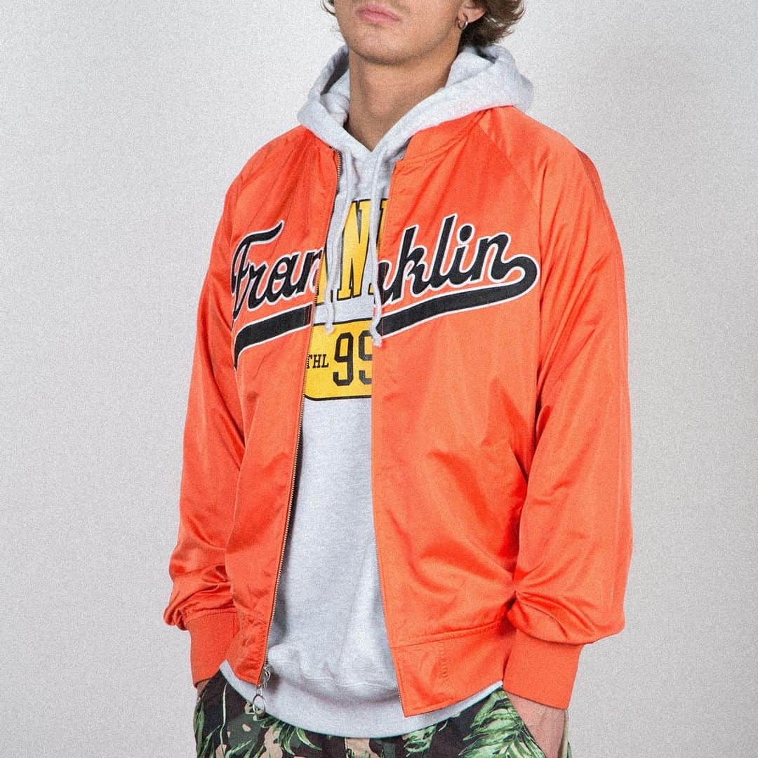 フランクリン&マーシャルのインスタグラム：「FRANKLIN & MARSHALL | SS2019 COLLECTION⁠ .⁠ SUMMER SALES⁠ .⠀⁠ #franklinandmarshall #streetwear #sportswear #summercollection #orangejacket」