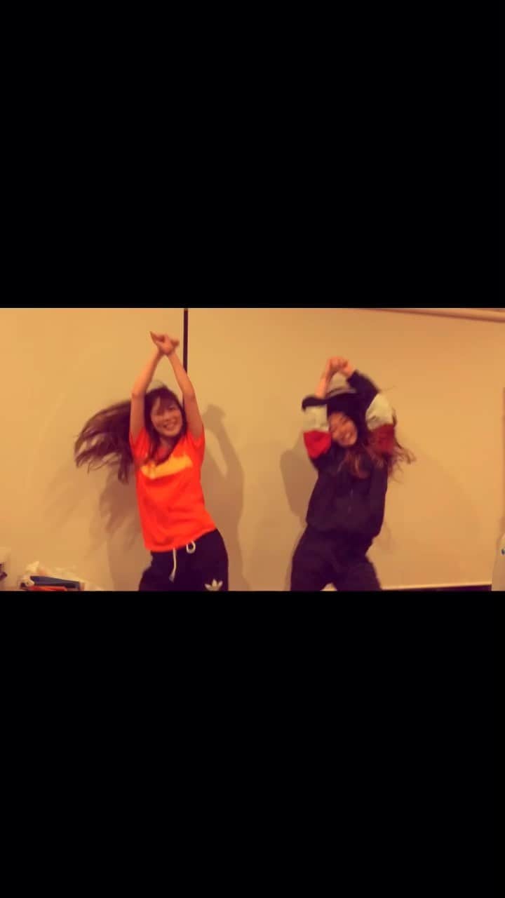 菜々香のインスタグラム：「#2週間で10kg痩せるダンス #budgay #ビリーアイリッシュ #田野優花 #菜々香 #thecircus」