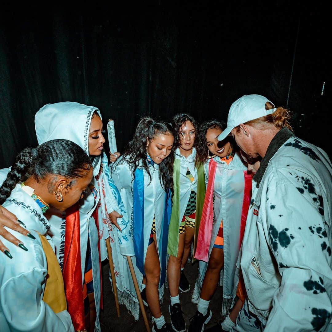 メジャー・レーザーのインスタグラム：「praying that @diplo doesn’t take his shirt off again」