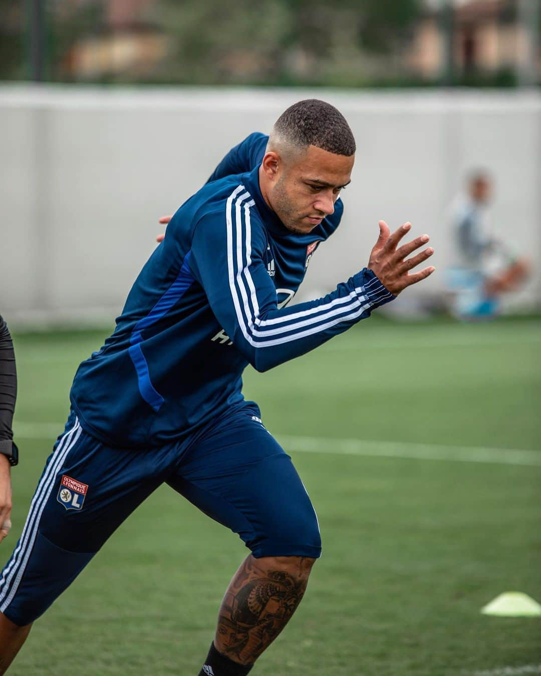 メンフィス・デパイさんのインスタグラム写真 - (メンフィス・デパイInstagram)「Final push before tomorrow night! @OL 💪🏽⚽️」8月27日 0時38分 - memphisdepay