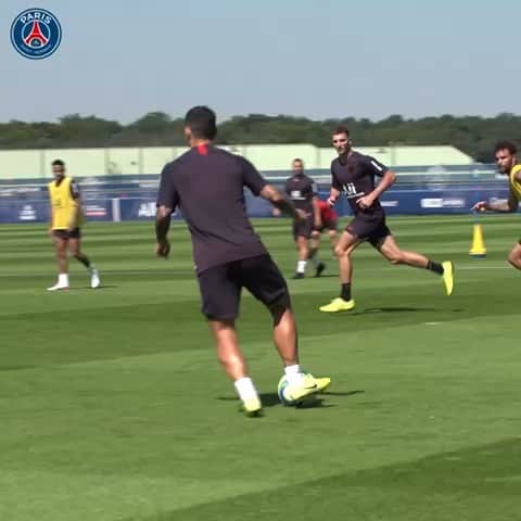 レアンドロ・ダニエル・パレデスのインスタグラム：「⚽️❤️💙」