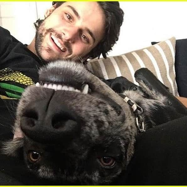 ジャック・ファライーさんのインスタグラム写真 - (ジャック・ファライーInstagram)「Happy International Dog Day to this guy. I love you ya big dumby」8月27日 1時07分 - jackfalahee