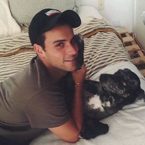 ジャック・ファライーさんのインスタグラム写真 - (ジャック・ファライーInstagram)「Happy International Dog Day to this guy. I love you ya big dumby」8月27日 1時07分 - jackfalahee