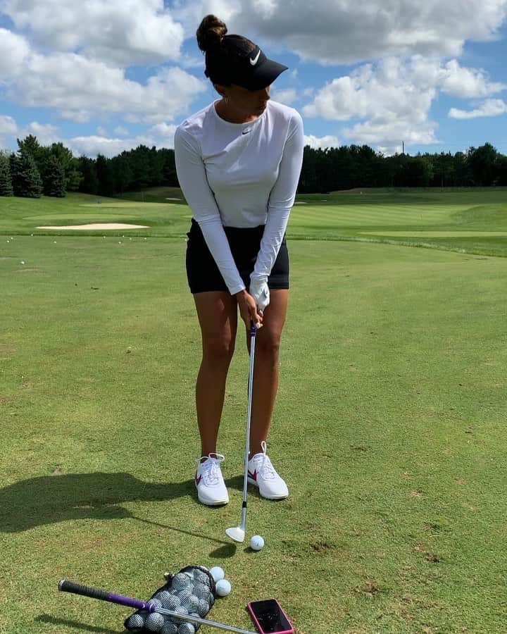 シャイエン・ウッズのインスタグラム：「Thank you @cpwomensopen for the week at @magnagolf!  One of my new favorite courses in Canada.  Didn’t make the weekend, but we’ll get back rollin this week at @lpgaportlandclassic! 💁🏽‍♀️」