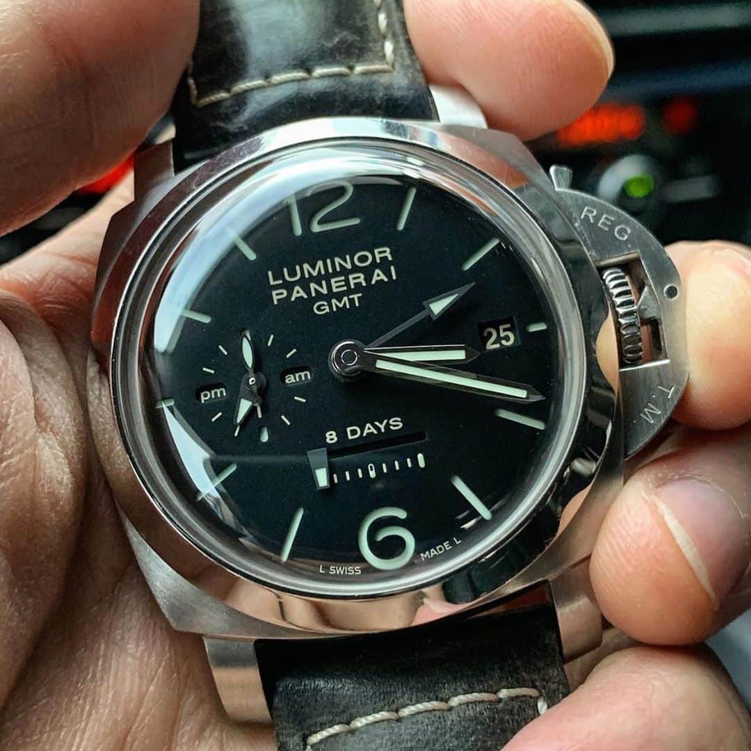 パネライのインスタグラム：「One of the best!  The #Panerai #PAM233 44mm Luminor Marina GMT with 8 day power Reserve. Pic by @fly_lpp #paneraicentral」