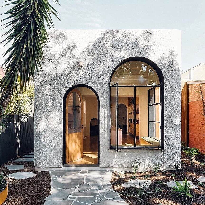 MT DOMAINEさんのインスタグラム写真 - (MT DOMAINEInstagram)「Swipe to explore the world's cutest home by @sansarc.studio 🌸  Photo:  @thomatsu_  Arch + design: @sansarc.studio  Build: @buildinc  Landscape design: @pad.studio」8月27日 1時19分 - mydomaine