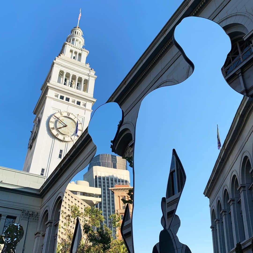 Hulu Home of Emmy-winningさんのインスタグラム写真 - (Hulu Home of Emmy-winningInstagram)「64 statues that reflect what equal representation looks like in San Francisco. #ShapeTheFuture #WomensEqualityDay」8月27日 1時25分 - hulu