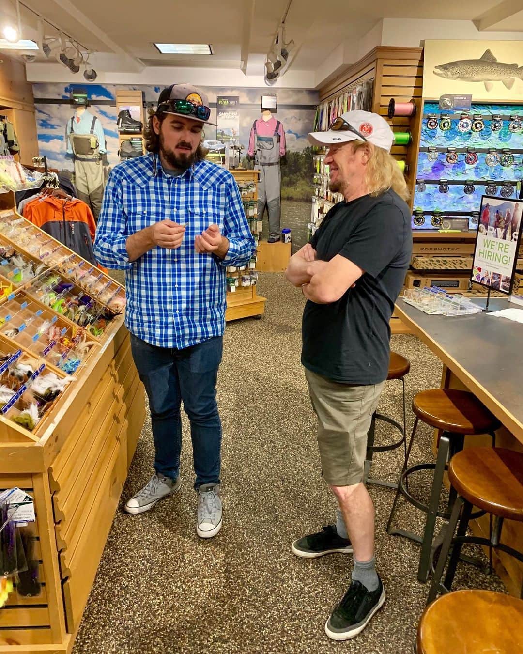 エイドリアン・スミスのインスタグラム：「So many’s #fishingflies so little time... @orvis #wetfly #chicagoriverfishing #dayoff #legacyofthebeasttour  @ironmaiden #AdrianSmith」