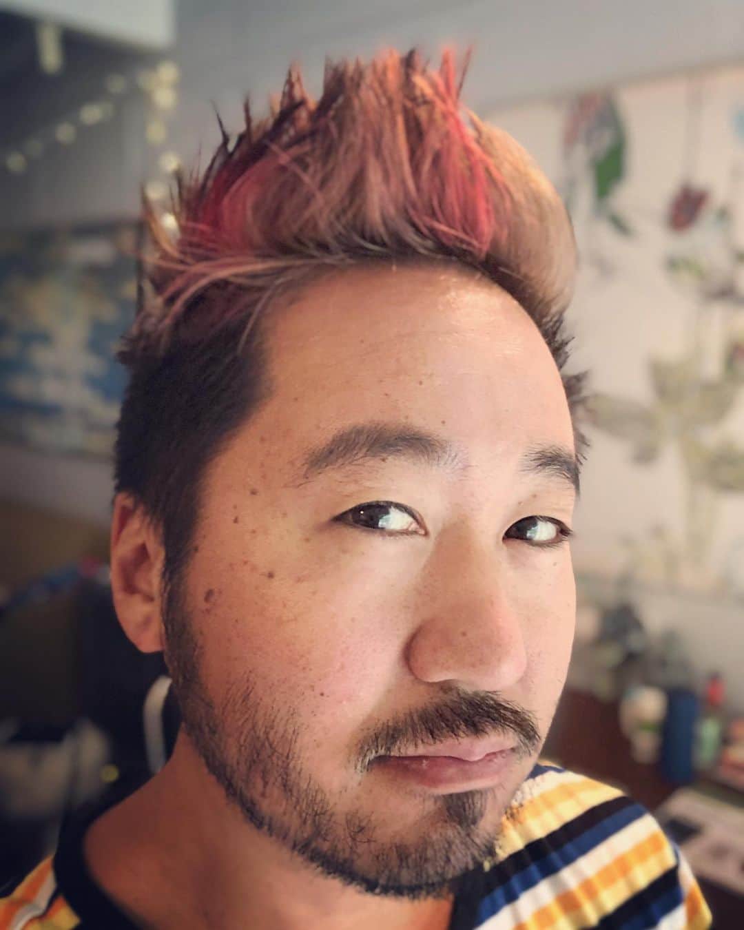 Kishi Bashiさんのインスタグラム写真 - (Kishi BashiInstagram)「Which of the following most accurately describes why I dyed my hair? a. I’m going to Burning Man b. I don’t need to worry about continuity in my movie anymore  c. #midlife crises.  d. Rufio  e. All of the above」8月27日 1時51分 - kishi_bashi