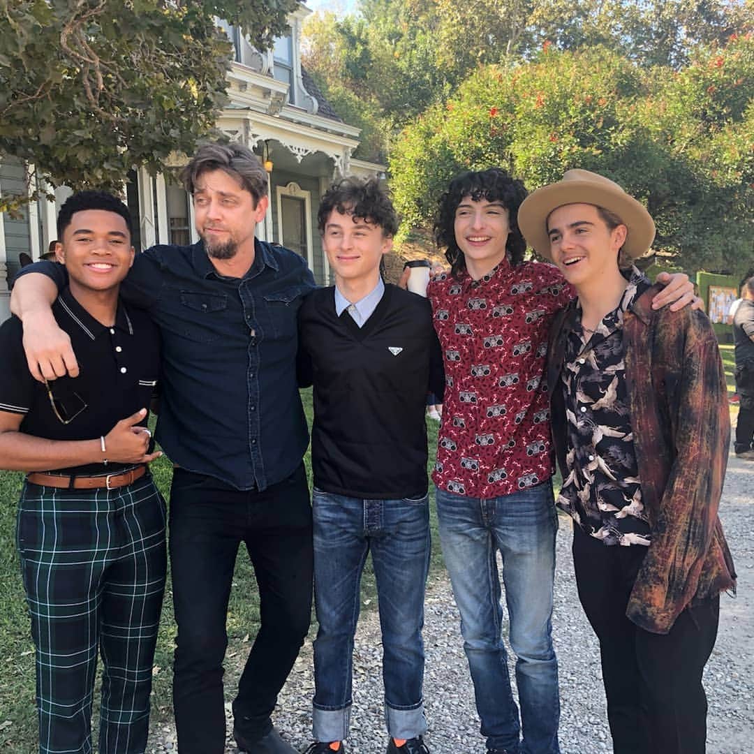 ワイヤット・オレフのインスタグラム：「and a big happy birthday to the man himself @andy_muschietti !!! Love you man!」
