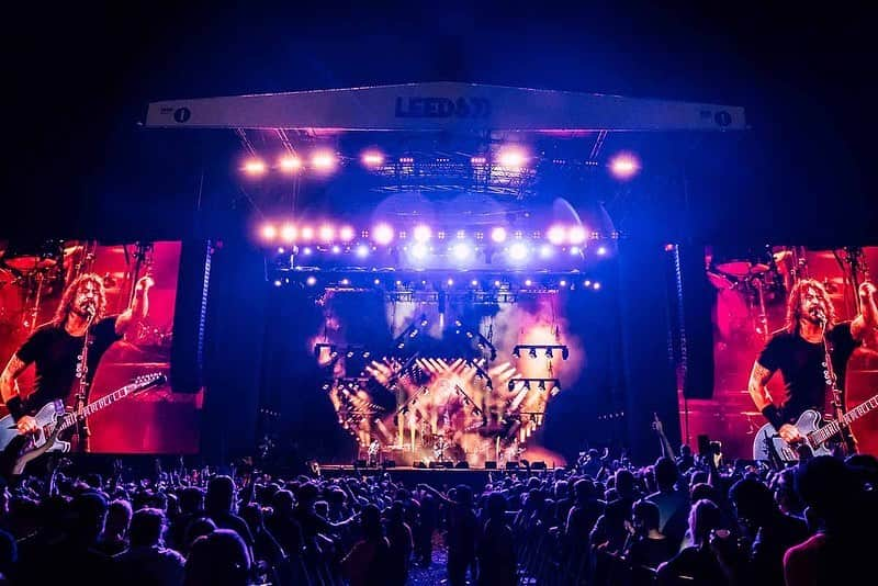 フー・ファイターズさんのインスタグラム写真 - (フー・ファイターズInstagram)「LONG LIVE ROCK AND ROLL 🤘 @officialrandl 2019 🤘 . Photos by @snappersass @redmen1 @ohalfin #randl19」8月27日 2時56分 - foofighters