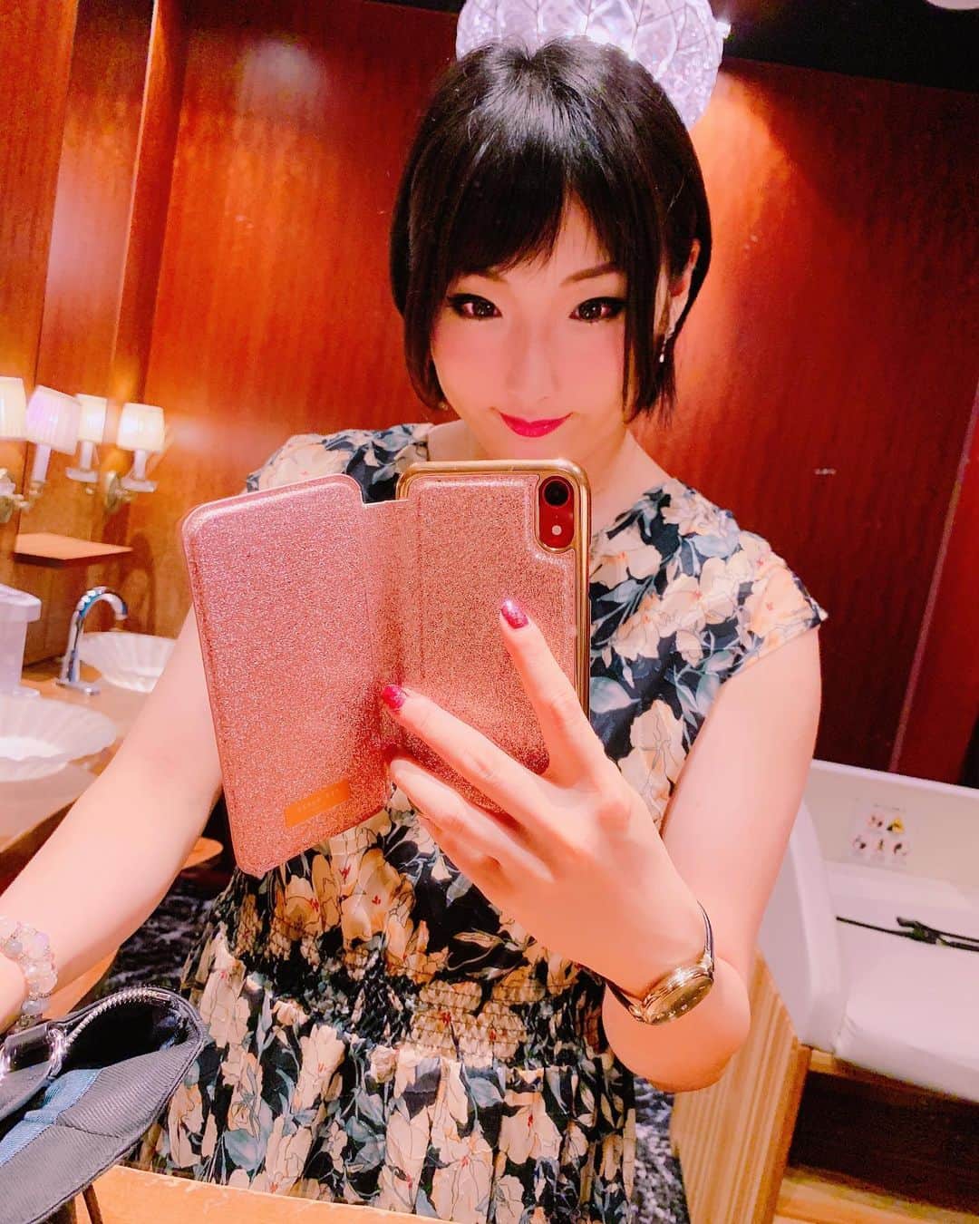 真琴さんのインスタグラム写真 - (真琴Instagram)「めざせ月収100👍🏻👍🏻👍🏻(イメージすることが大事)」8月27日 3時10分 - makochan926
