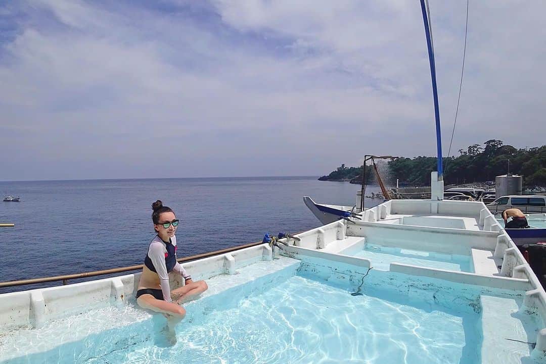 佐々木あさひさんのインスタグラム写真 - (佐々木あさひInstagram)「久々のダイビング🐠伊豆の海は何年ぶりだろう🤔 週末に行ったからか渋谷のセンター街並みにダイバーがいたけど、お魚ちゃん達の方が断然多くて安心した😂 潜った後は漁船に温泉を引いている温泉丸にも入れて海を眺めながらの露天風呂最高だった♨️（焼けたけど）」8月27日 13時08分 - asahisasaki