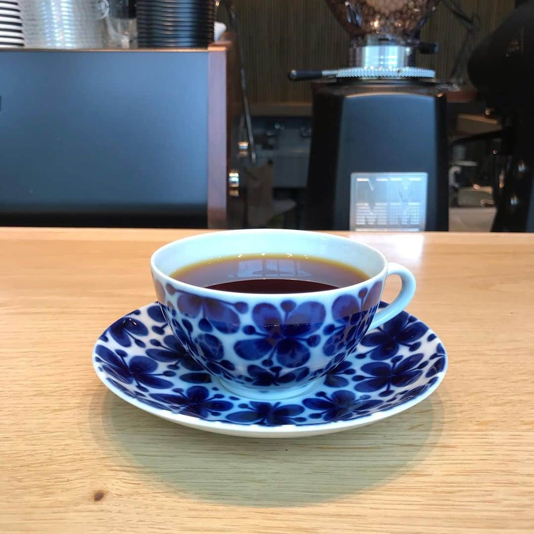 goodcoffeemeさんのインスタグラム写真 - (goodcoffeemeInstagram)「A great range of coffee to select, paired with chocolate and very good music. Nakame has the vibes! @vja  #goodcoffee_nakameguro #goodcoffee_tokyo #epulor」8月27日 13時20分 - goodcoffeeme