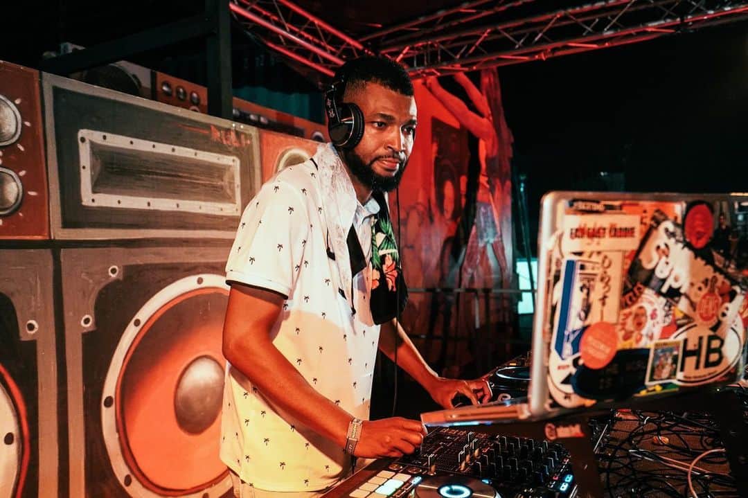 のインスタグラム：「Happy earthstrong to this bredda right here!!! @ninjacrown full joy your day with da mampies!!! #mightycrown #blackanese」