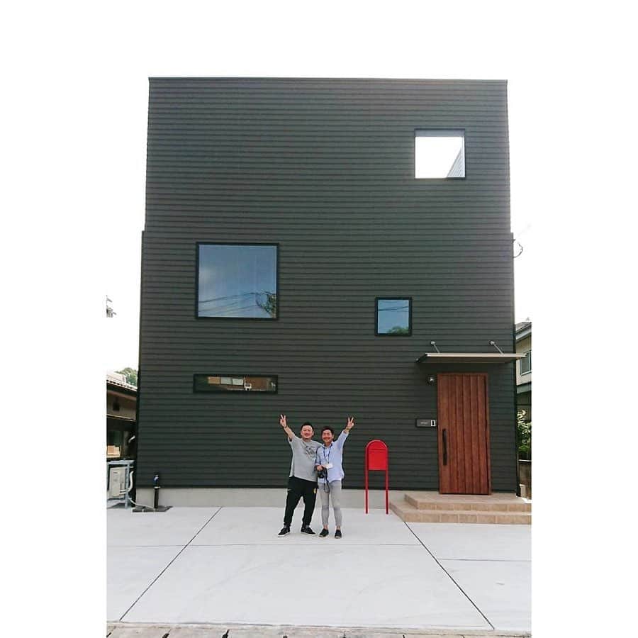 池田建設さんのインスタグラム写真 - (池田建設Instagram)「3階建ての家。 ・ ZERO-CUBE +PENTHOUSE CUSTOM ・ 屋上につながる部屋 ペントハウスをプラス❇︎ ・ #池田建設  #lifelabel  #ライフレーベル  #zerocube  #zerocube➕fun  #ゼロキューブ #penthouse  #ペントハウス  #屋上のある家  #3階建ての家  #二世帯住宅  #新築 #戸建  #マイホーム  #家づくり  #長崎 #諫早  #大村 #島原  #カメラマンsetoguchi」8月27日 13時21分 - ikeda_kensetsu