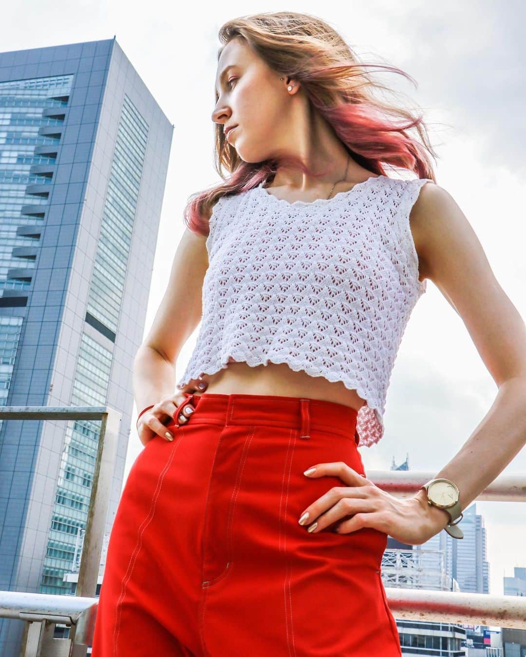 Lisaさんのインスタグラム写真 - (LisaInstagram)「今日は戦う気分🔥笑 ...... Camera: @i.san13 #tokyo #shinjuku #redpants #tanktop #emporioarmani #hare #pinkhair #vivid #fashion #look #東京 #新宿 #赤い #ファッション #タンクトップ #fashion #outfit #cordinate #streetfashion」8月27日 13時33分 - lisa.sekai