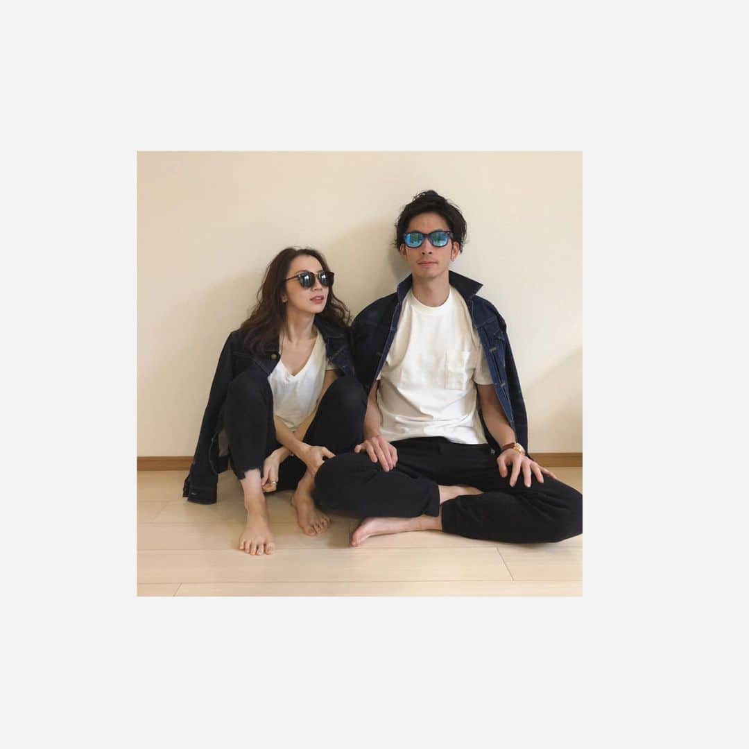 ungrid_minamiのインスタグラム：「. 昨日は結婚2周年!!3年目突入です💕 3年目もゆるくなかよく支えあって暮らしましょう . この写真撮ったのもの結婚式準備していた2年前と思うと時の流れのはやさにおどろく😳 . さっ今日は冬物着させてもらいます🙌🏽」