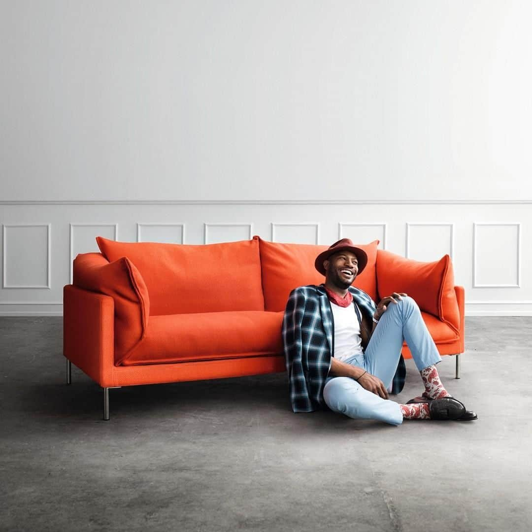 eilersenさんのインスタグラム写真 - (eilersenInstagram)「The Butterfly sofa in a warm orange tone. Spread your wings and embrace colour.⁠ ⁠ •⁠ •⁠ • ⁠ #interiordesign #design #homedecor #sofa #danishdesign #inredning #hem #interiør #interiorlovers #interior123 #interiordesign #modernliving #minimalism #nordiskehjem #furniture #interiors #craftsmanship #luxurylifestyle #home #designinterior #orangeisthenewblack⁠」8月27日 14時00分 - eilersen