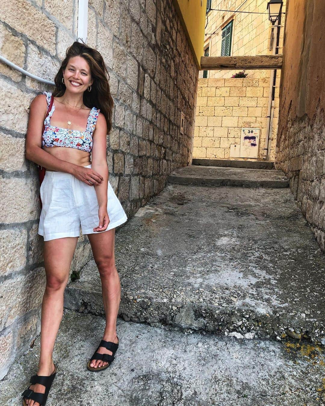 エミリー・DiDonatoのインスタグラム：「With or without the Birkenstock’s? 😉」
