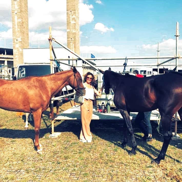 バレリー・イネルシさんのインスタグラム写真 - (バレリー・イネルシInstagram)「I am having a though for my dear godfather born in 1904 and died at age of 96. Spending his life around horses, he witness the history of Canada and how horses contribute to the beginning of our modern societies. His stories are still coloring my imagination #instacool #amazingcreatures #powerofnature #beautifulanimals」8月27日 5時52分 - valerie_inertie