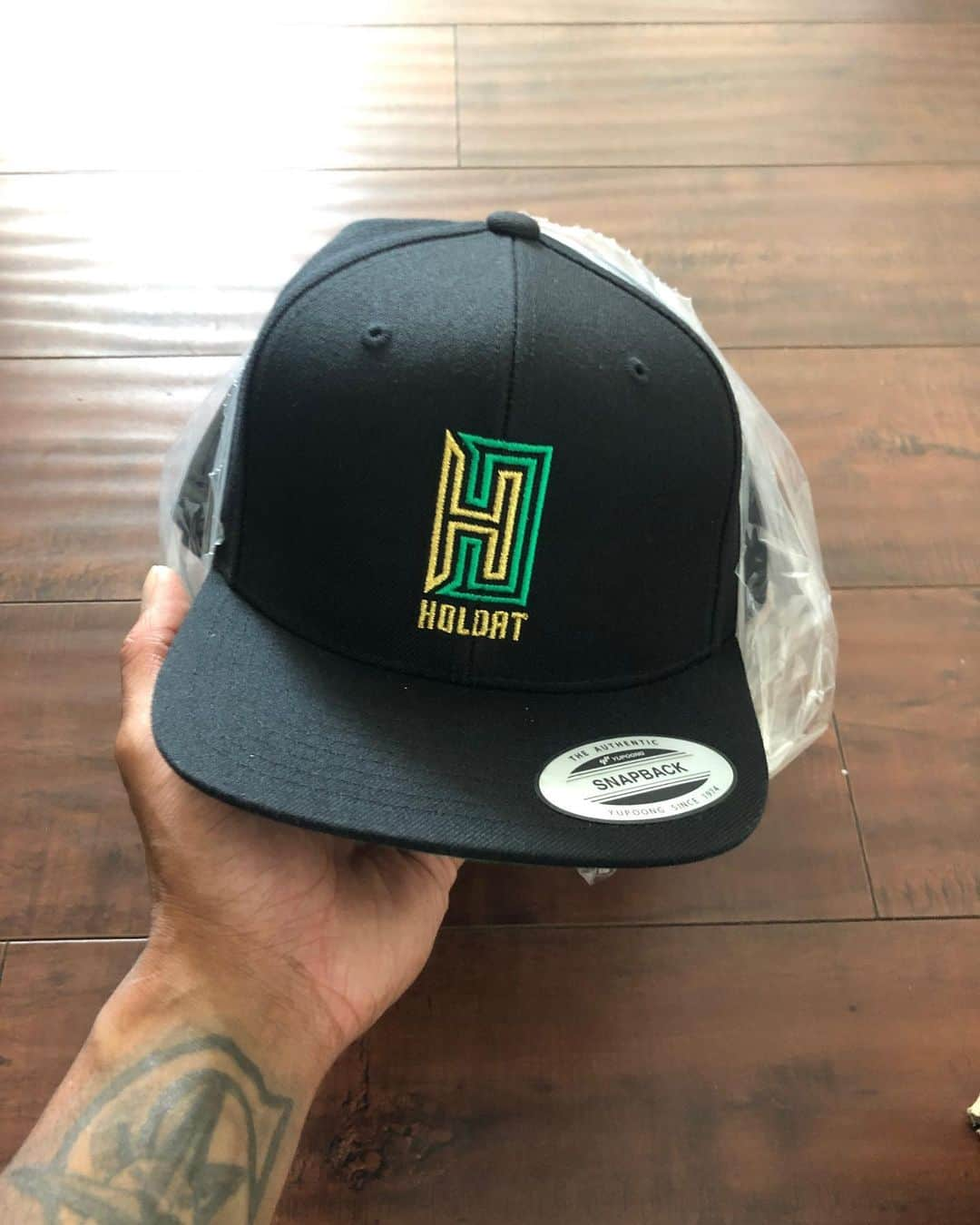 ネイト・ロビンソンさんのインスタグラム写真 - (ネイト・ロビンソンInstagram)「H O L D A T - SnapBack on the way!! Thanks to my bro @skyblueordie ... thanks for pushing me to stay with the brand shit bro !!! Can’t wait to see the rest」8月27日 5時57分 - naterobinson