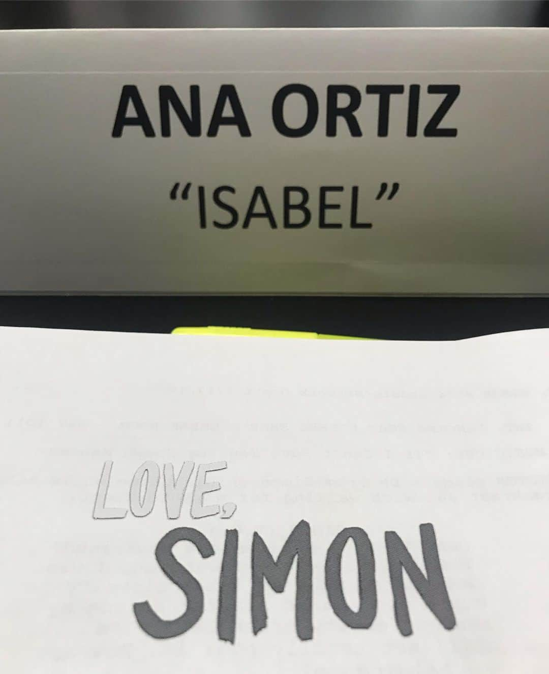 アナ・オルティスのインスタグラム：「Here we go... #LoveSimon #tableread @disneyplus」