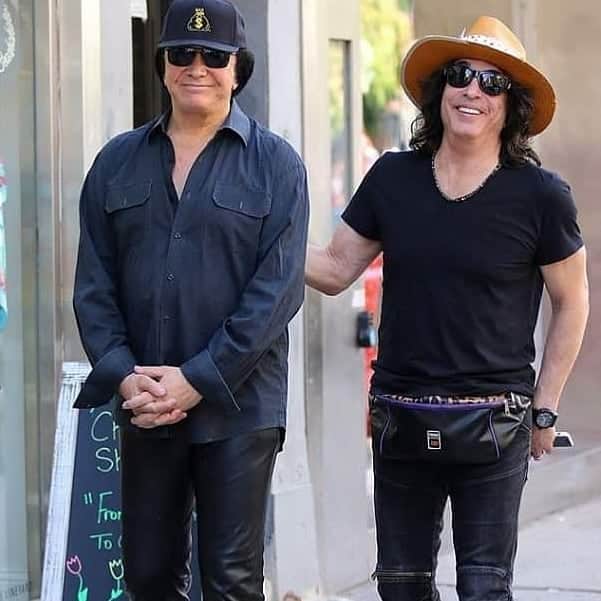 KISSさんのインスタグラム写真 - (KISSInstagram)「Strolling NY yesterday. A picture is worth a thousand words.」8月27日 6時05分 - kissonline