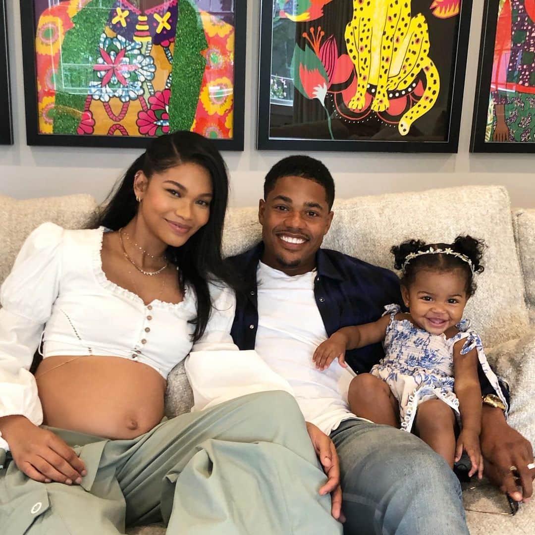 シャネル・イマンのインスタグラム：「Excited to announce we will be a family of four soon 🤰🏽👼🏽」