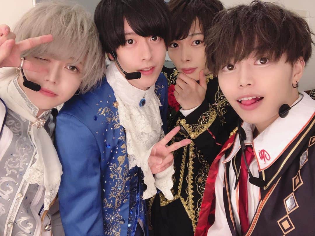 ほりえりくのインスタグラム：「ひとほわ東名阪ツアー本当にありがとうございました！ 感謝しても仕切れない😂  ファンの子が来てくれたのはもちろんなんだけど個人的にはぼくの関係者だけで80人以上来てくれてその後、色んな方からLINEなどで賞賛の声なども頂けたのが本当に嬉しかった😆  一歩ずつ一緒に歩いて行こうね。」