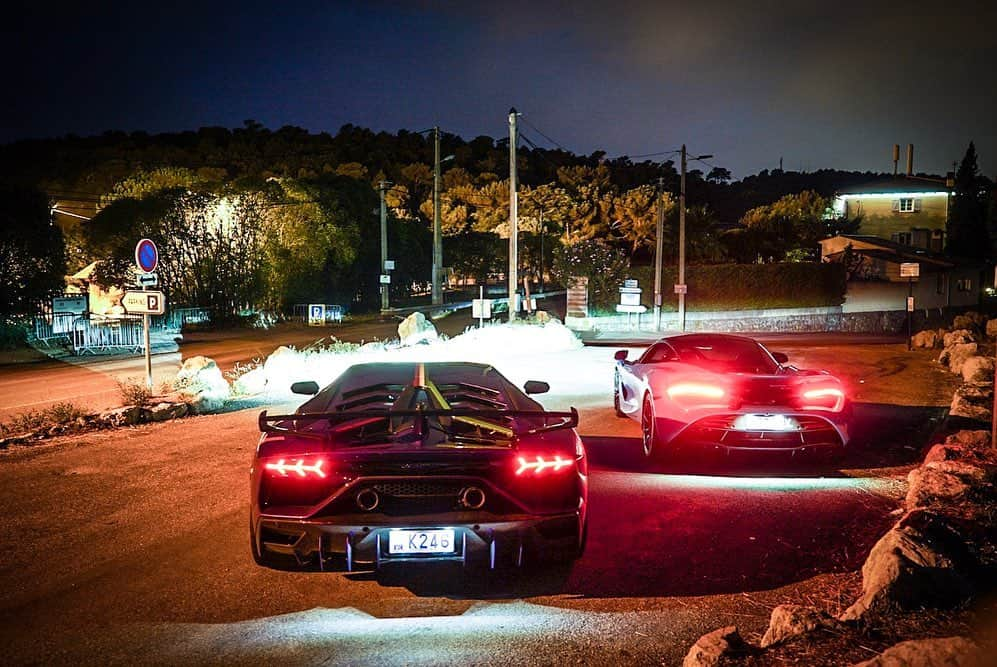 ジェームズ・ロシターさんのインスタグラム写真 - (ジェームズ・ロシターInstagram)「Monday night cruises with @bentosmonaco @tessjantschek #aventadorsvj #mclaren720s」8月27日 7時16分 - rossiterracing