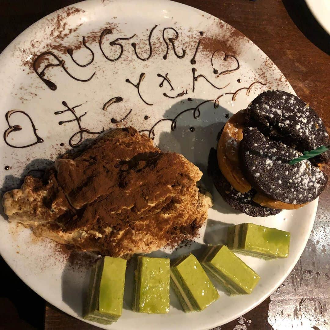 リアラさんのインスタグラム写真 - (リアラInstagram)「まことhappy birthday🎂 かりメン永遠に🌈 . このメンバーみんな職場が違うから集まれるの中々レア♡ リフレッシュ日でした^_^ #birthday#birthdayparty#麻布十番祭り#麻布十番#お祭り#v2tokyo#歌舞伎町#六本木#渋谷#キャバ嬢#キャバクラ#リアラ」8月27日 7時38分 - riaranyan