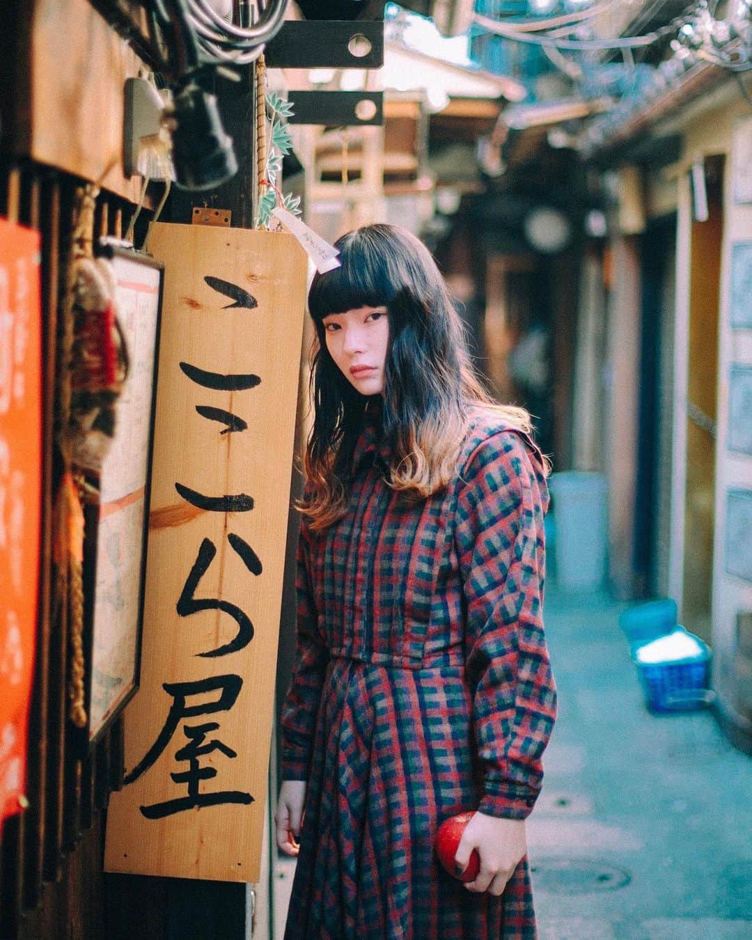hiderin777のインスタグラム：「. . . . ここら屋 . . . . . #contax  #distagon  #35mm」