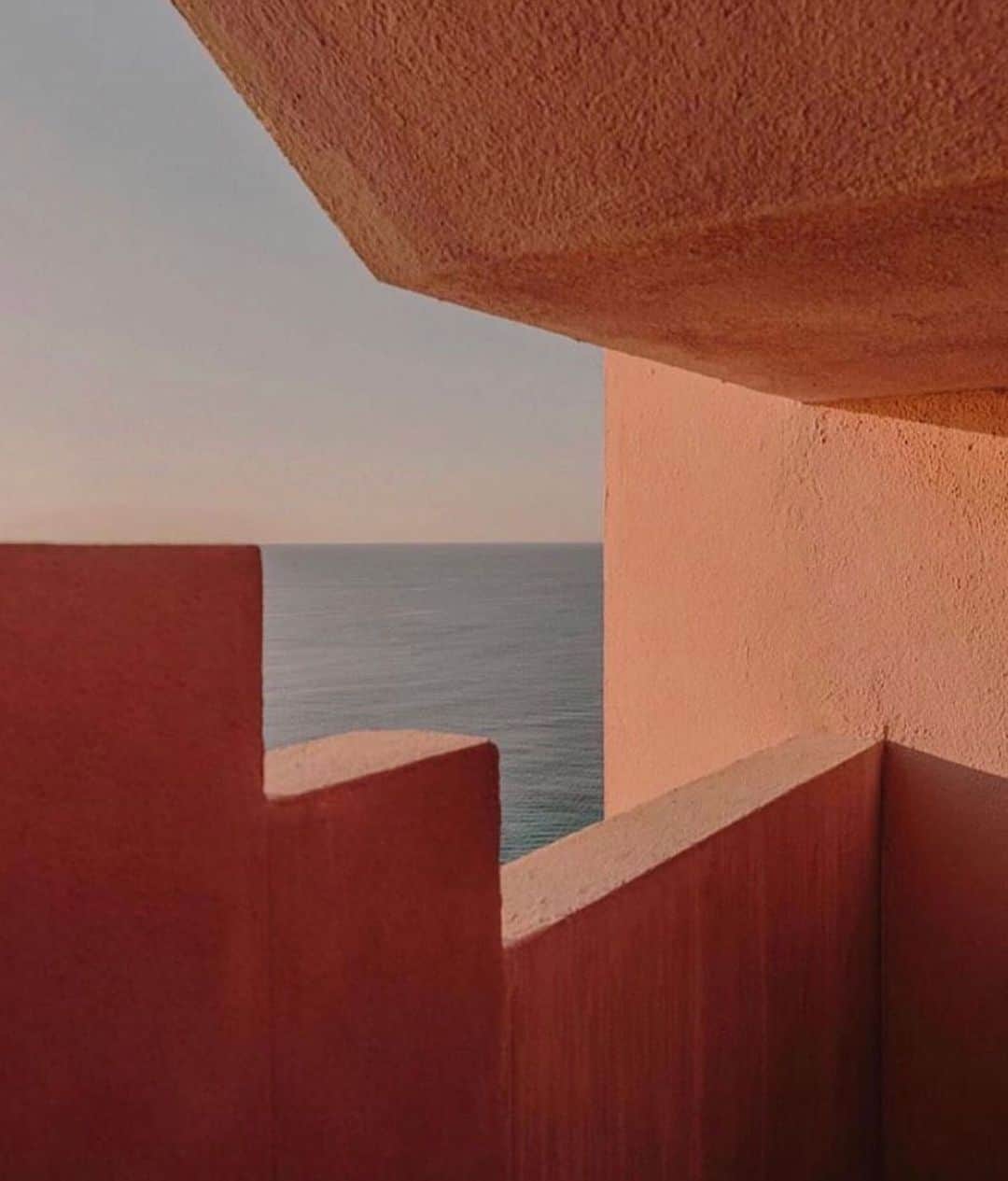 グラフ&ランツのインスタグラム：「A little inspo for your Monday 🌊」