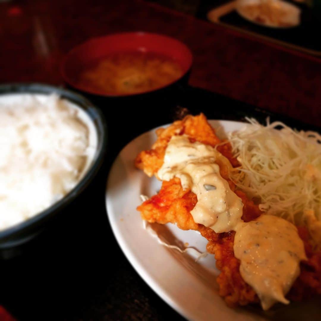 松田洋治さんのインスタグラム写真 - (松田洋治Instagram)「昨日は2〜3ヶ月振りの「七番」 チキン南蛮定食。もちろん500円」8月27日 8時50分 - youjimat