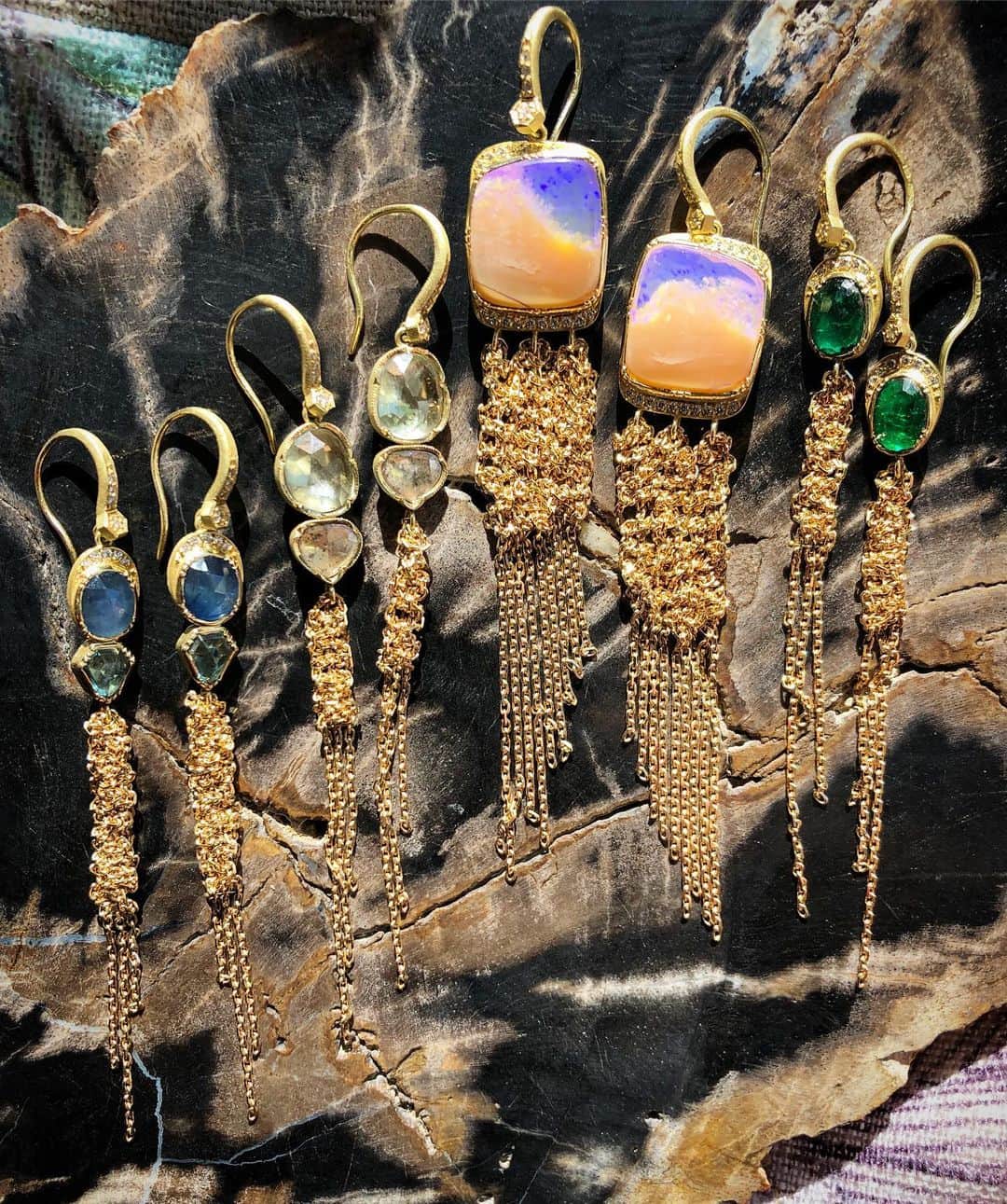ブルックグレグソンさんのインスタグラム写真 - (ブルックグレグソンInstagram)「Gemstone Waterfall Earrings glistening in the late summer sun ☀️🌈✨ #waterfallearrings  #brookegregson #sapphire #opal #emerald #diamond #aquamarine #spinel」8月27日 9時02分 - brookegregson