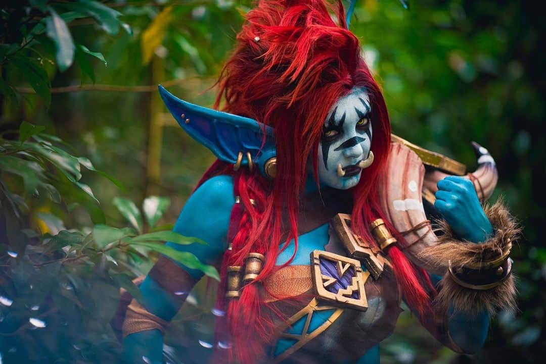 Jessica Nigriさんのインスタグラム写真 - (Jessica NigriInstagram)「Good luck logging in today lads!  Have some Vol'Jin  Best boy. He gave his all.  Costume made by me! Photo @martinwongphoto」8月27日 9時04分 - jessicanigri