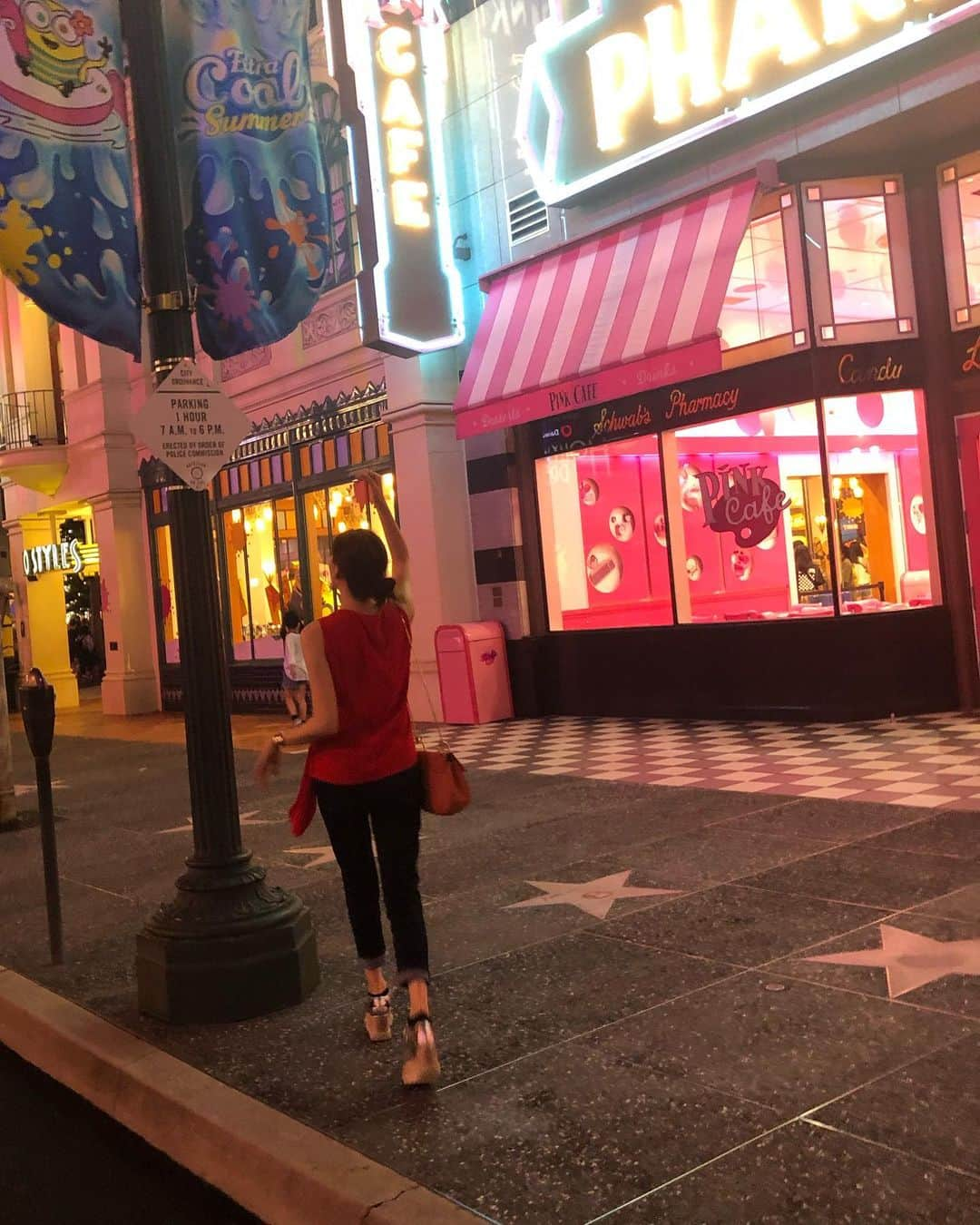 岩﨑名美さんのインスタグラム写真 - (岩﨑名美Instagram)「ゆにば😈🍭❤️ ・ #usj  #ユニバーサルスタジオジャパン  #osaka」8月27日 14時45分 - nami_iwasaki